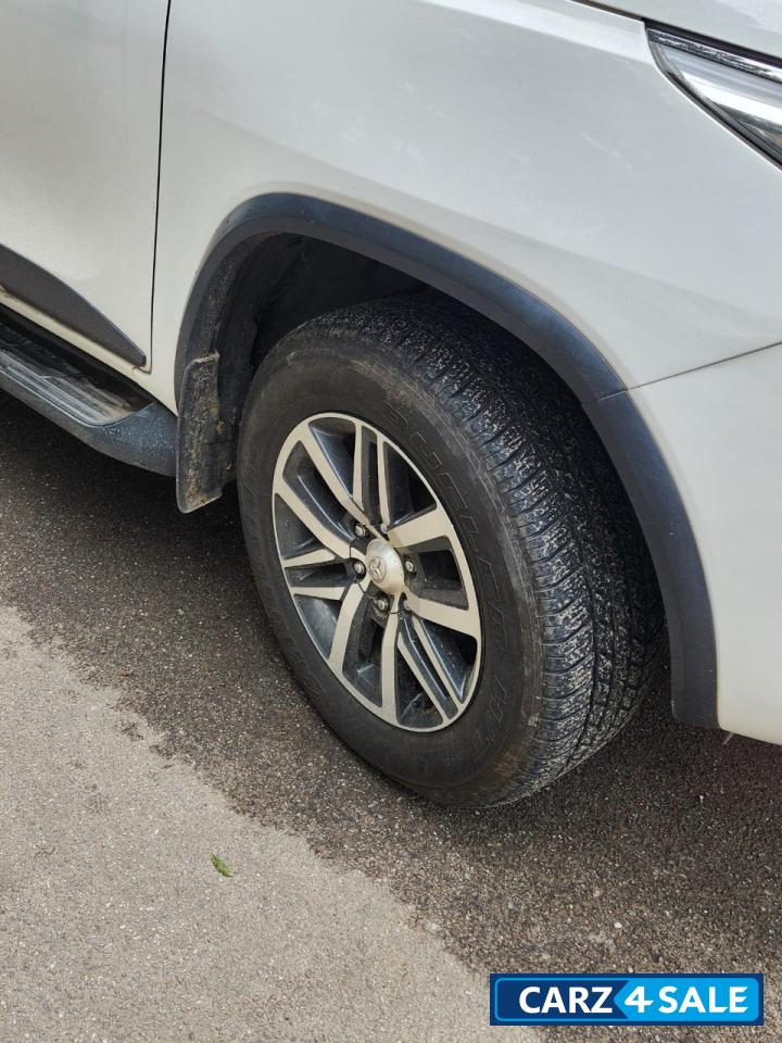 Toyota Fortuner 4×4 SIGMA