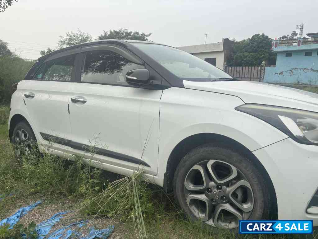 Hyundai i20 Sports 1.2 plus dual tone