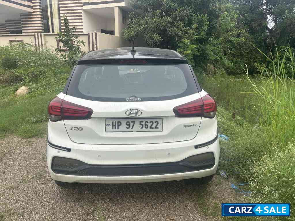Hyundai i20 Sports 1.2 plus dual tone
