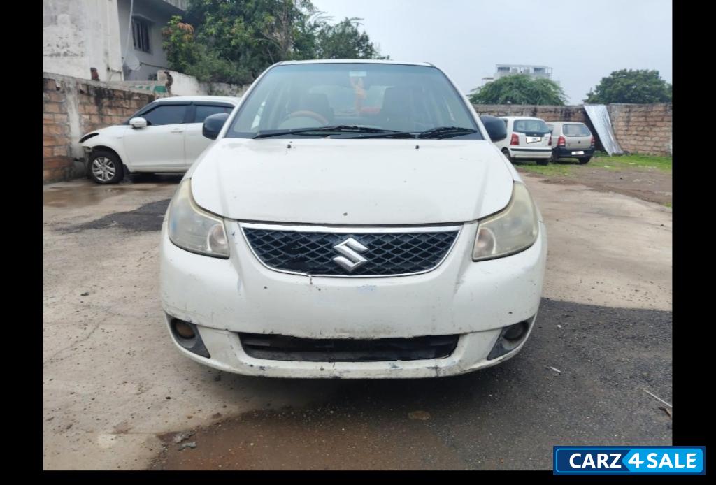 White Maruti Suzuki SX4 Vdi