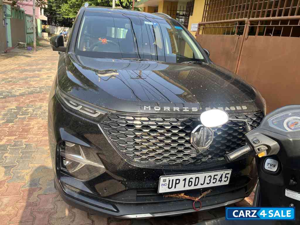 Starry Black MG Hector Plus 1.5 cvt