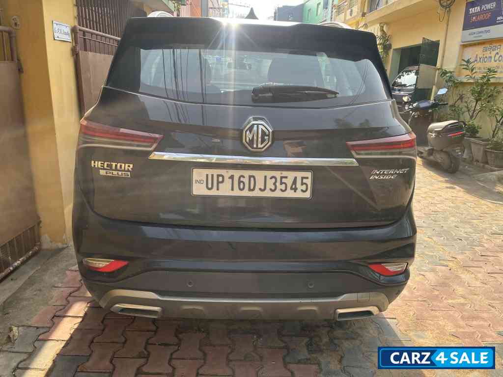 Starry Black MG Hector Plus 1.5 cvt Starry Black MG Hector Plus 1.5 cvt