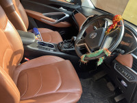 Starry Black MG Hector Plus 1.5 cvt