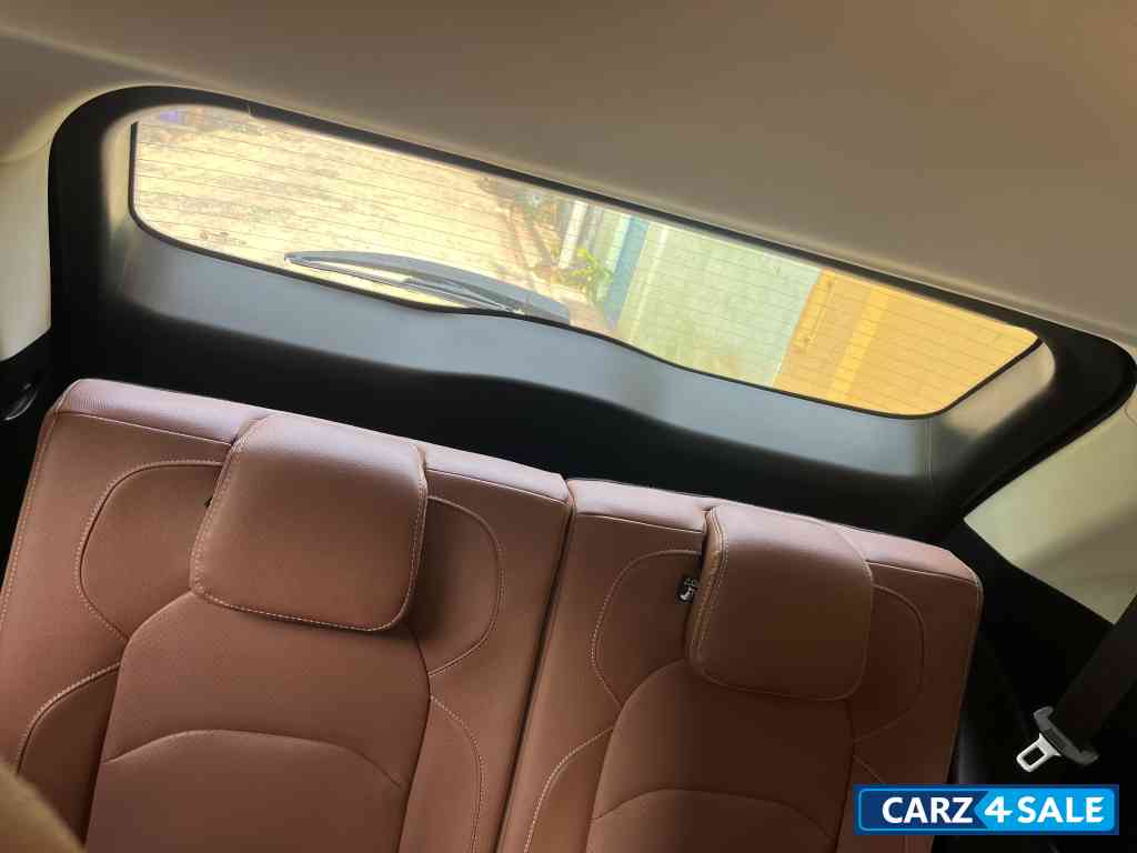 Starry Black MG Hector Plus 1.5 cvt Starry Black MG Hector Plus 1.5 cvt