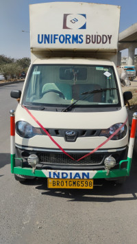 White Mahindra Jeeto CNG 400
