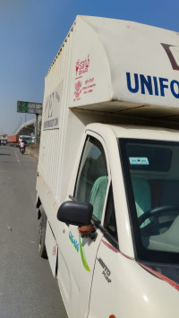 White Mahindra Jeeto CNG 400