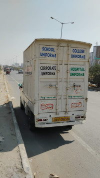 White Mahindra Jeeto CNG 400