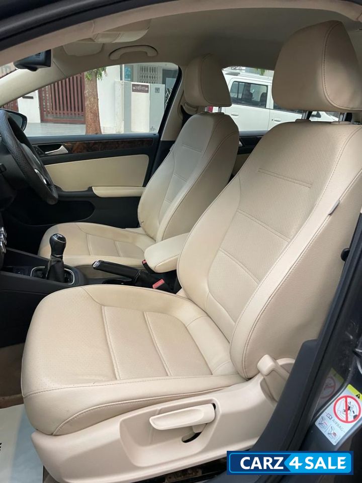 Platinum Gr Volkswagen Jetta COMFORTLINE DSL Platinum Gr Volkswagen Jetta COMFORTLINE DSL