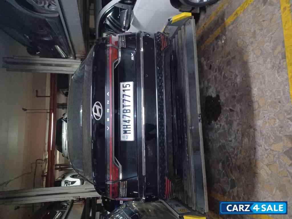 Hyundai Verna SX (O) Turbo 1.5 Petrol MT