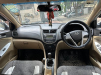 White Hyundai Verna 1.4 VTVT