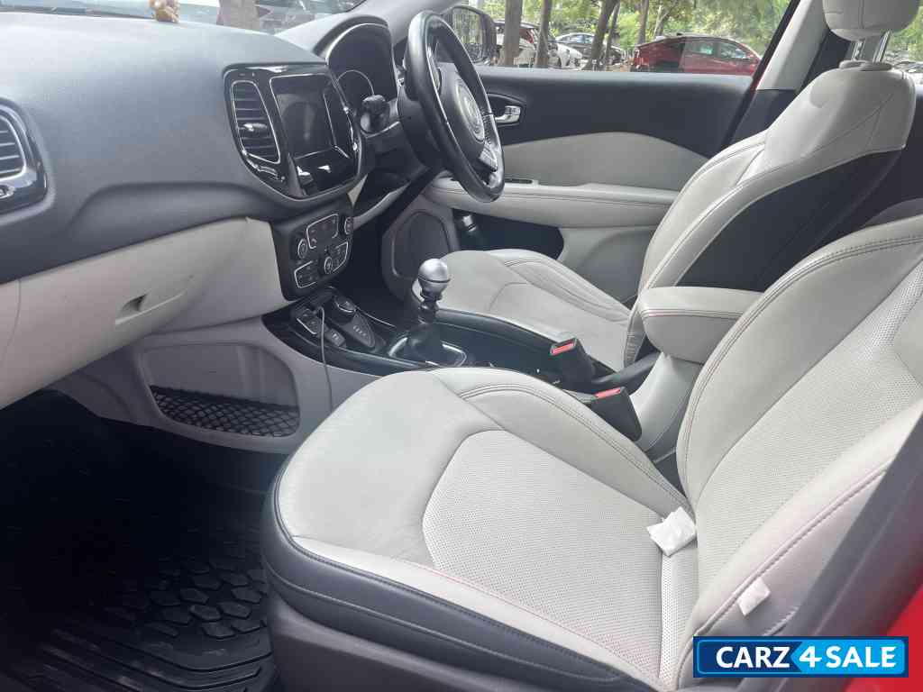 Red Jeep Compass Diesel 4*4 limited 2.0