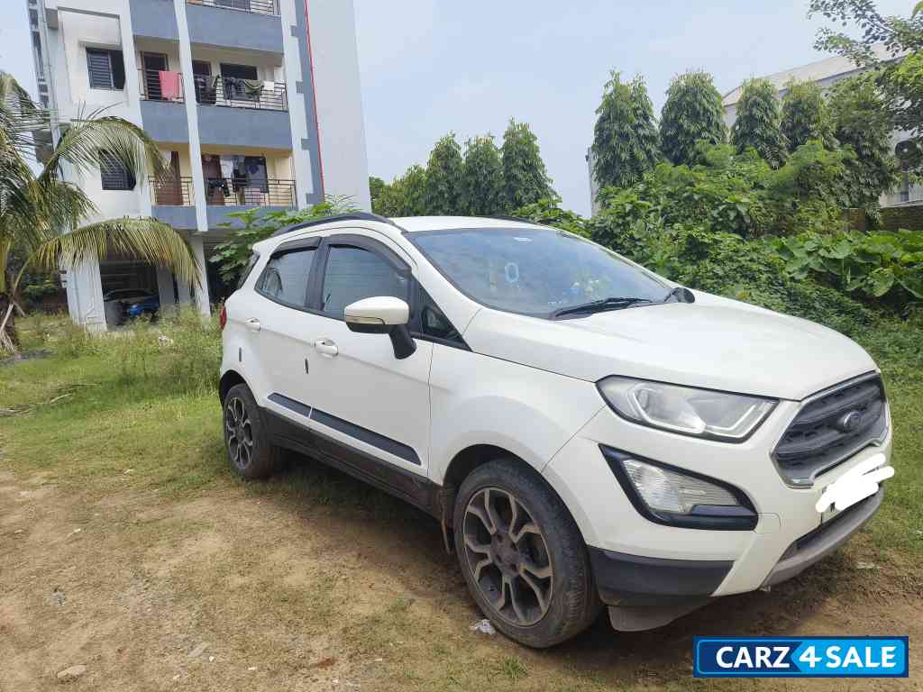 White Ford Ecosport 1.5 signature edition with sunroof  petrol