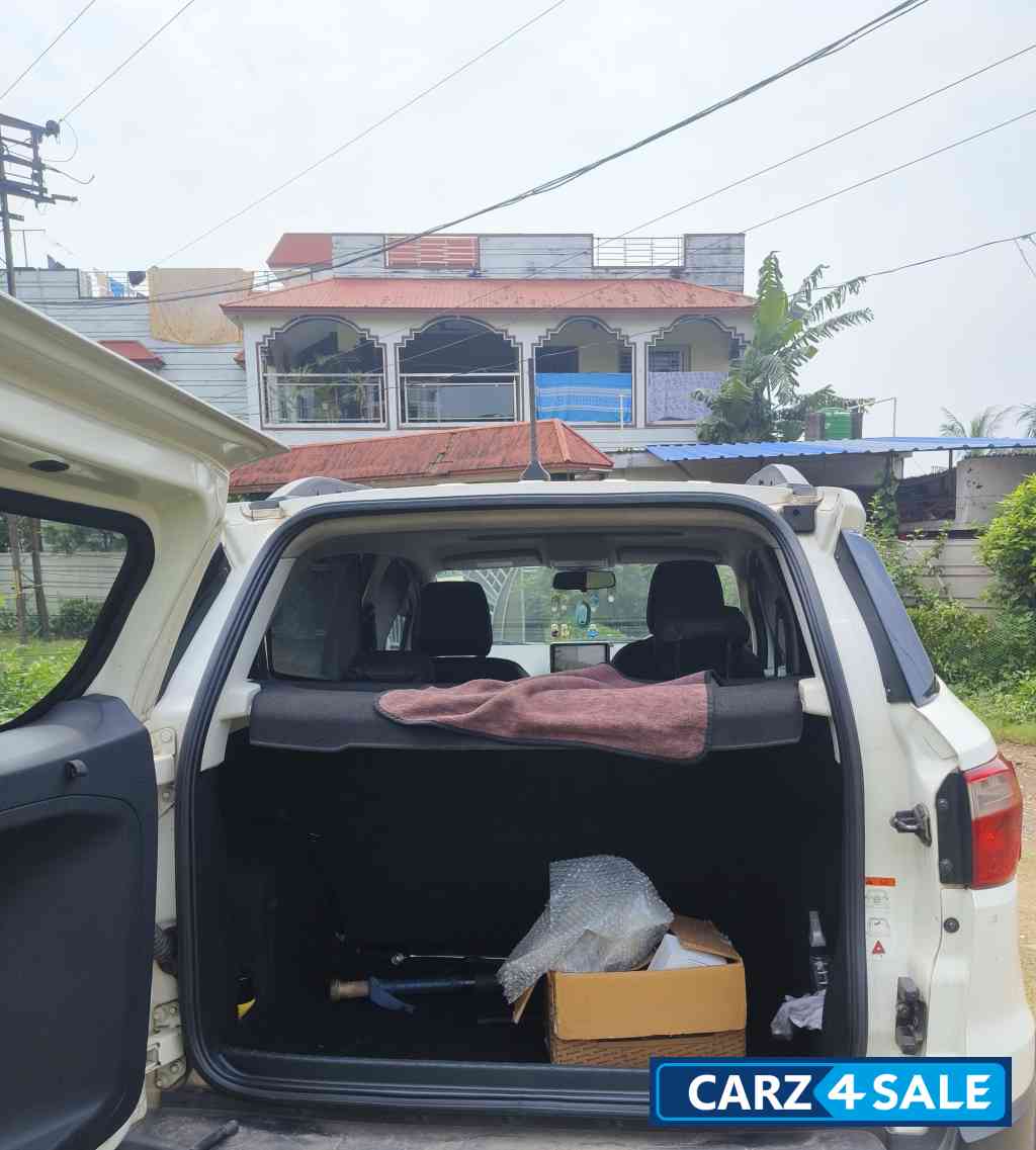 White Ford Ecosport 1.5 signature edition with sunroof  petrol