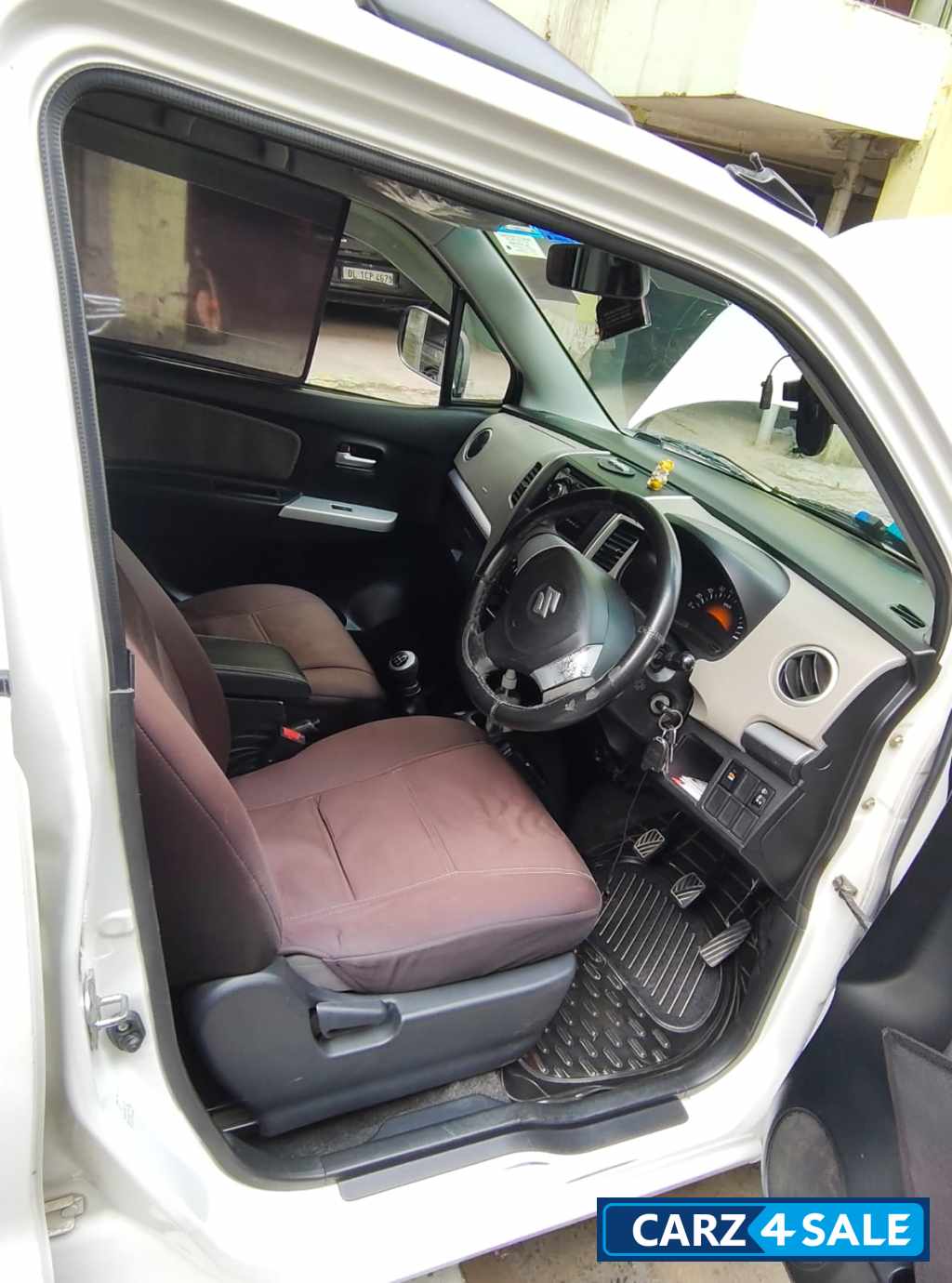 White Maruti Suzuki Wagon R Maruti WagonR LXI Petrol 2014