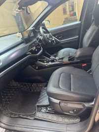 Tata Safari Safari6sABS6P2DACC+Dk 2024 Model