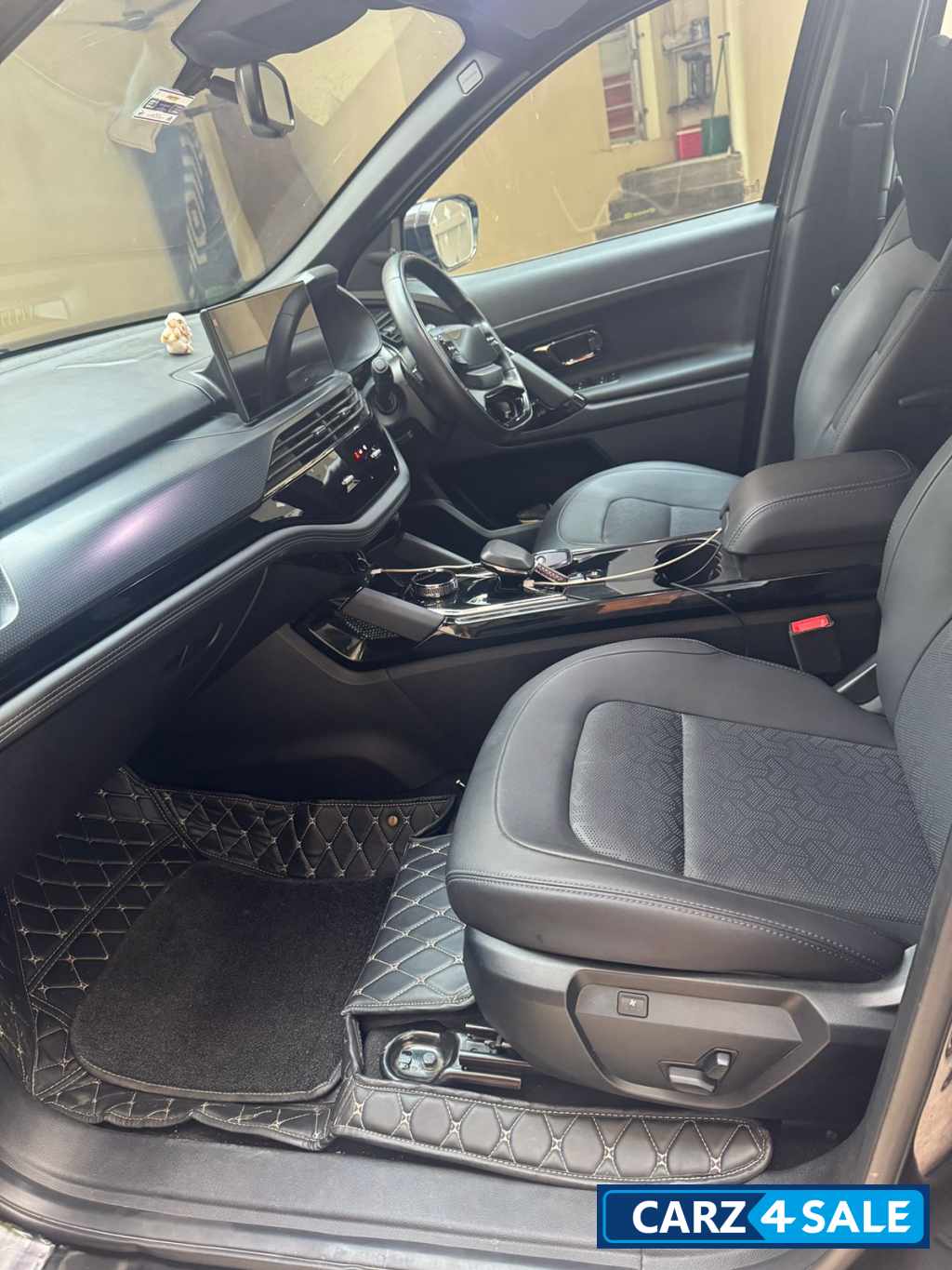 Oberon Blk Tata Safari Safari6sABS6P2DACC+Dk