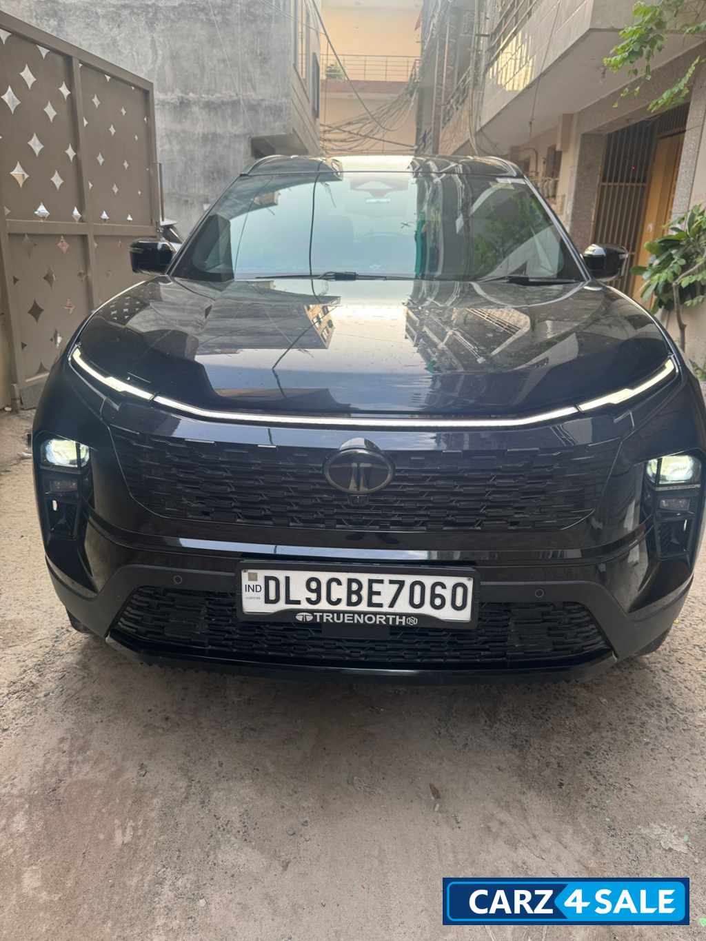 Oberon Blk Tata Safari Safari6sABS6P2DACC+Dk