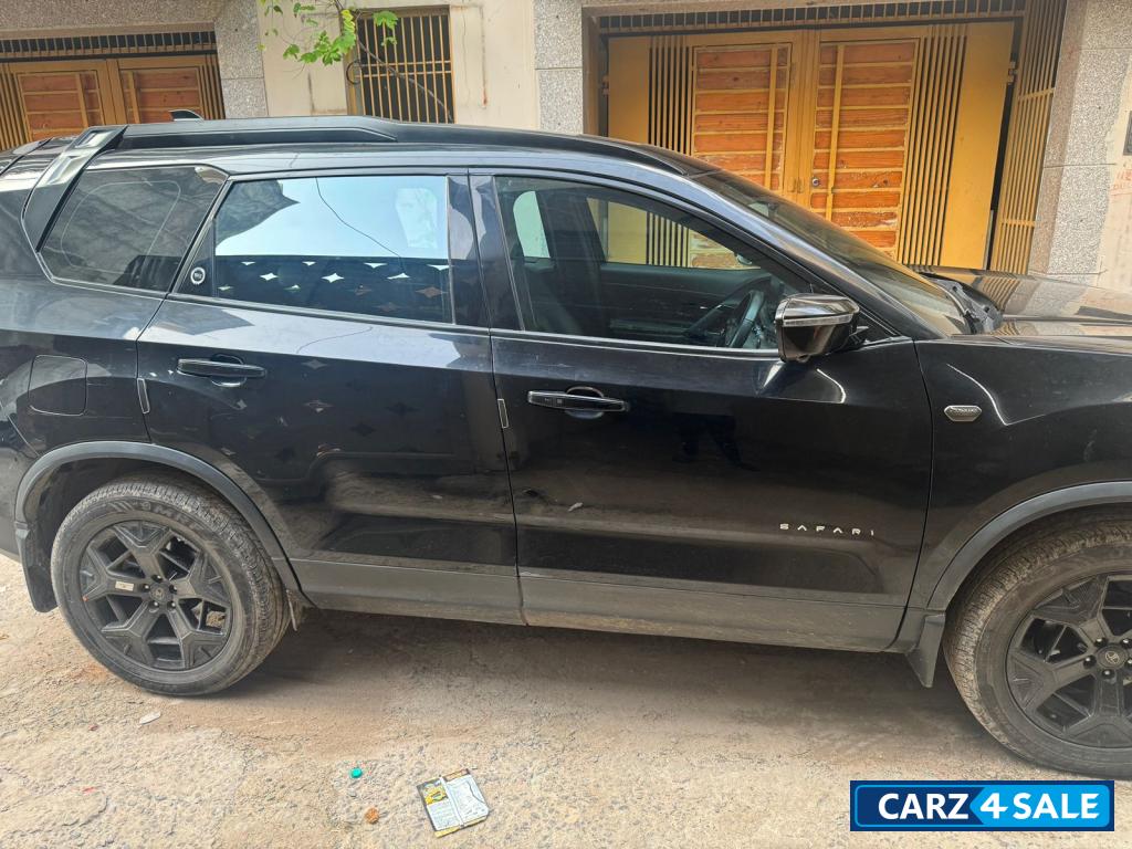 Oberon Blk Tata Safari Safari6sABS6P2DACC+Dk