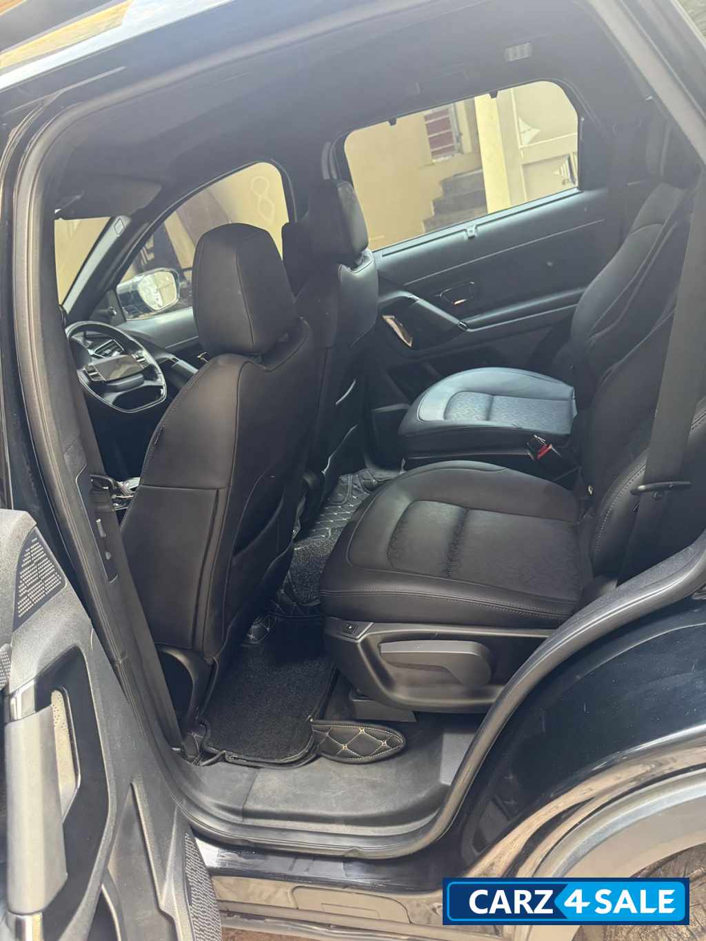 Oberon Blk Tata Safari Safari6sABS6P2DACC+Dk