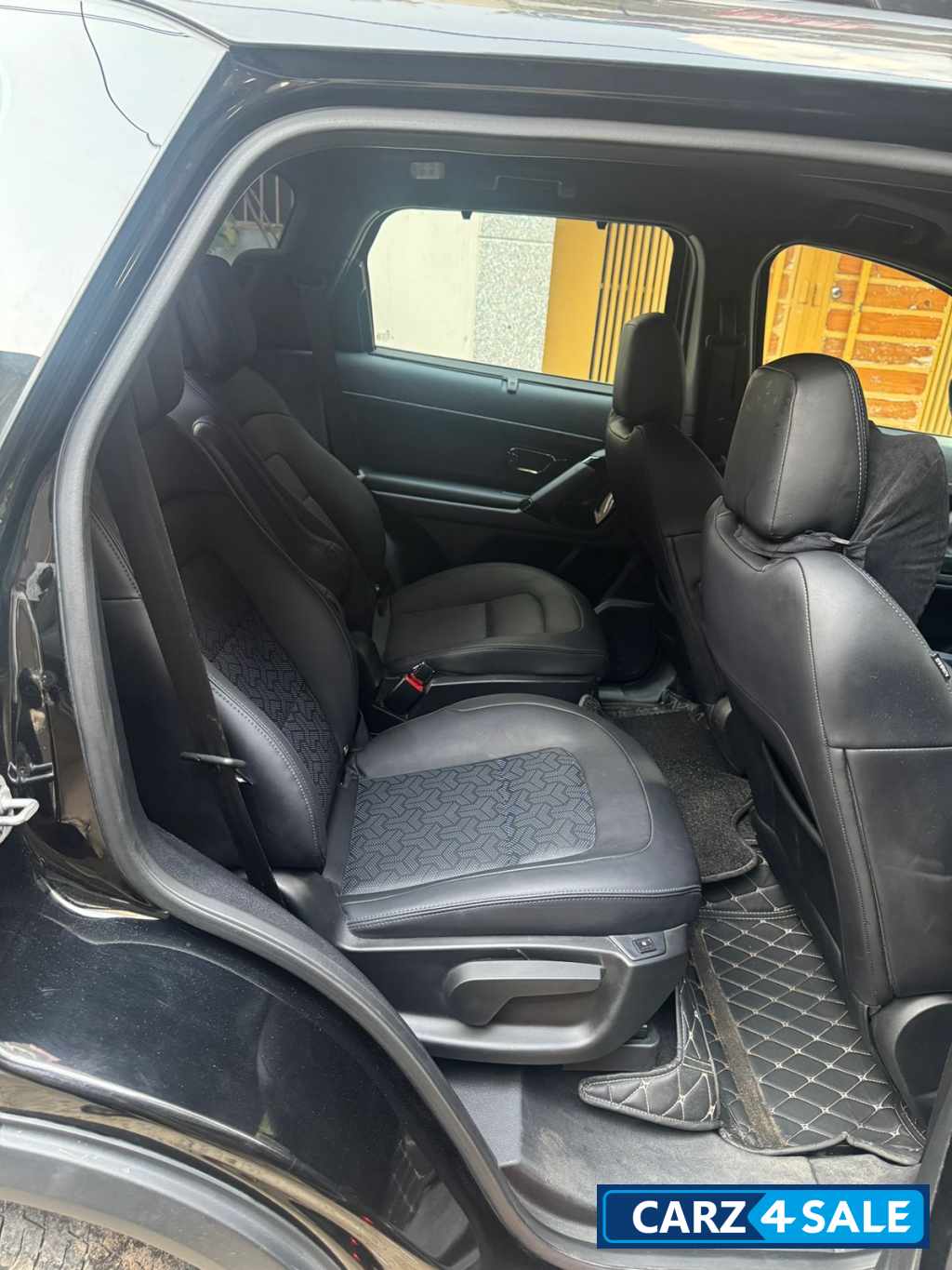 Oberon Blk Tata Safari Safari6sABS6P2DACC+Dk