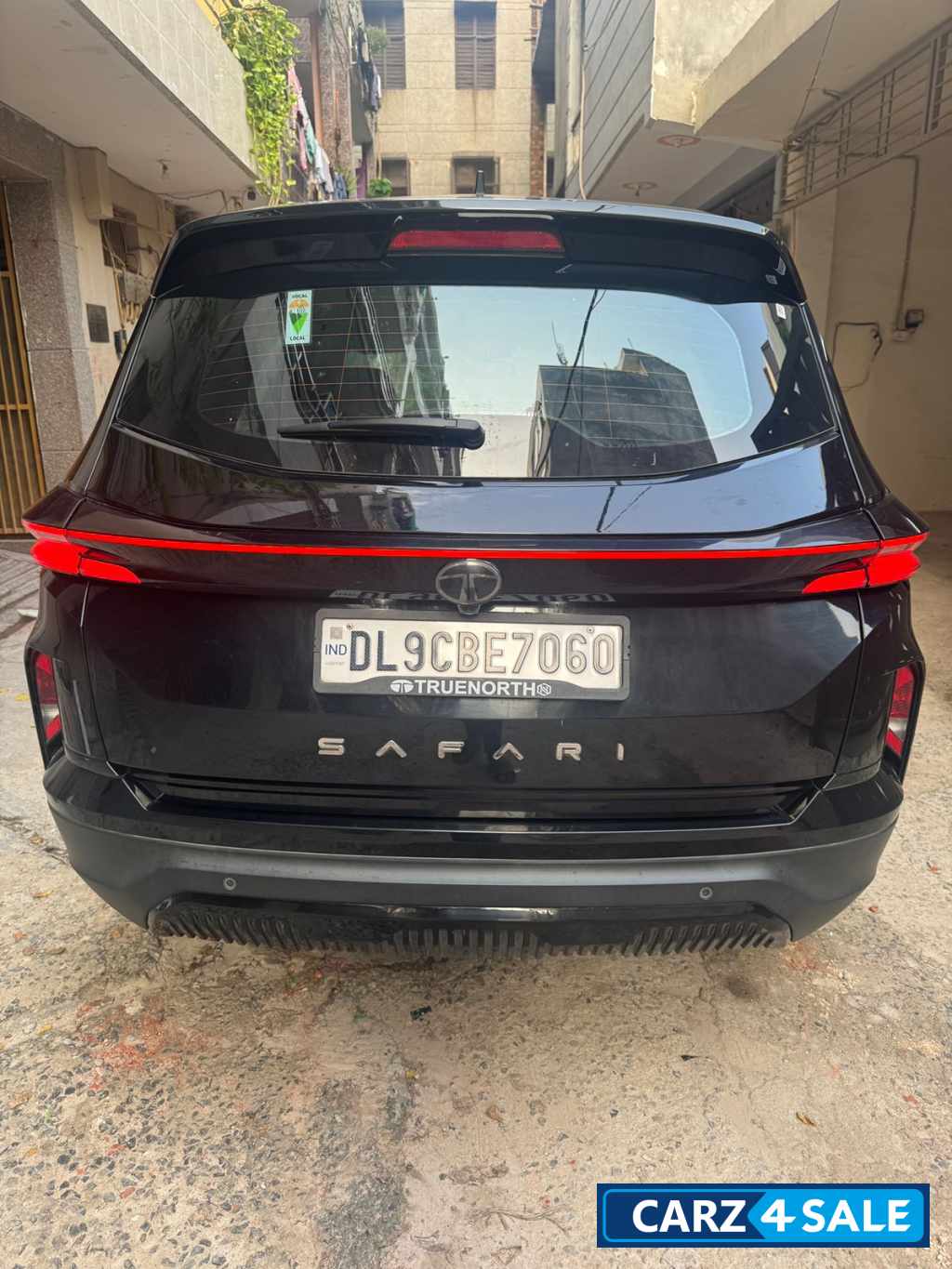 Oberon Blk Tata Safari Safari6sABS6P2DACC+Dk