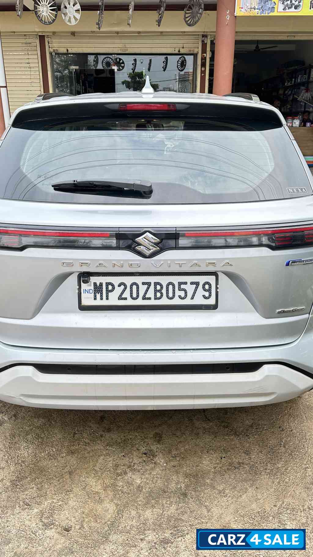 Silver Maruti Suzuki Grand Vitara Alpha All Grip