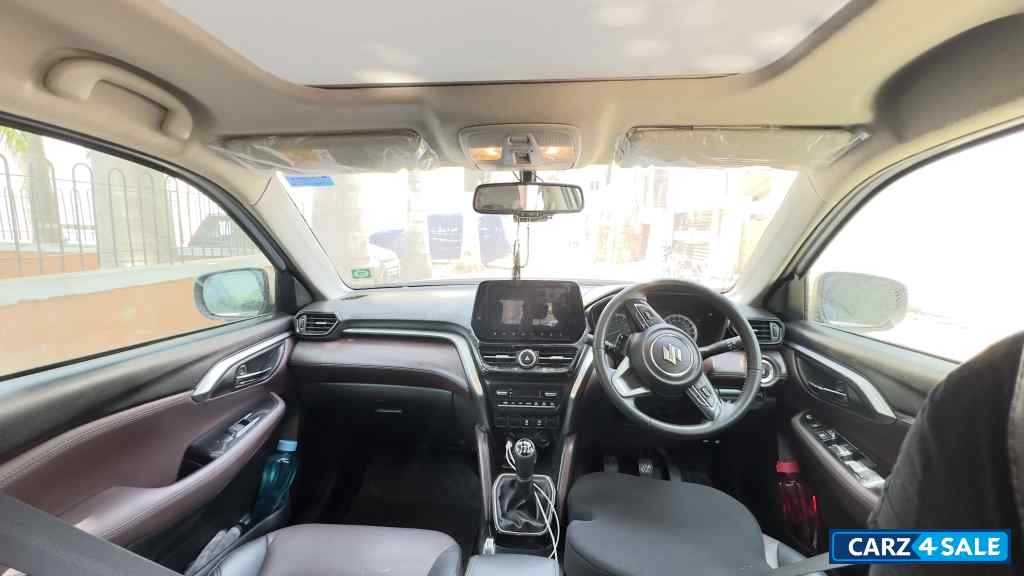 Silver Maruti Suzuki Grand Vitara Alpha All Grip