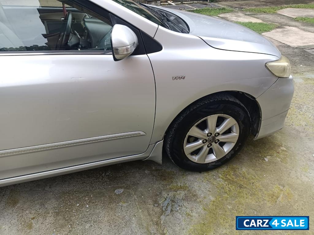 Silver Toyota Corolla Altis 1.8 G automatic