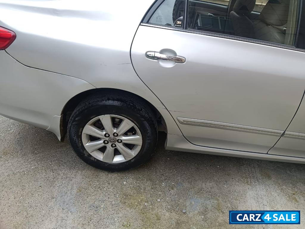 Silver Toyota Corolla Altis 1.8 G automatic