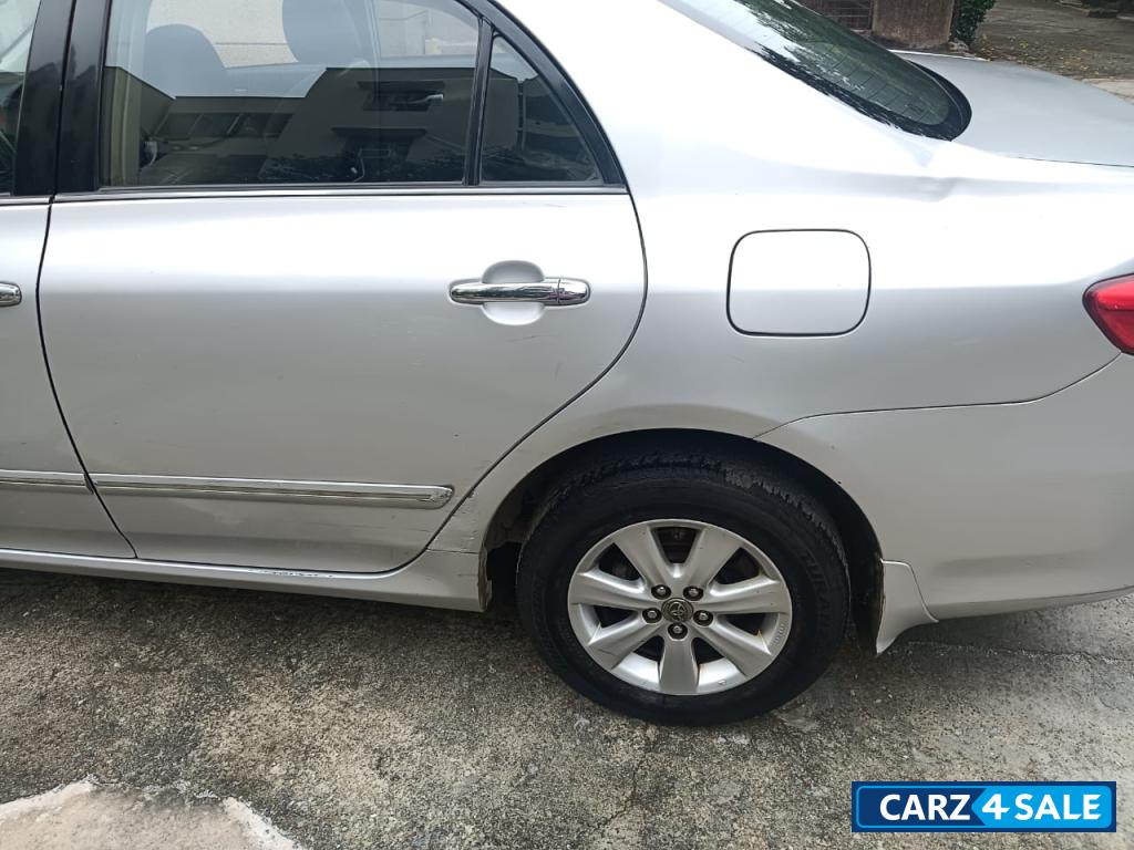 Silver Toyota Corolla Altis 1.8 G automatic