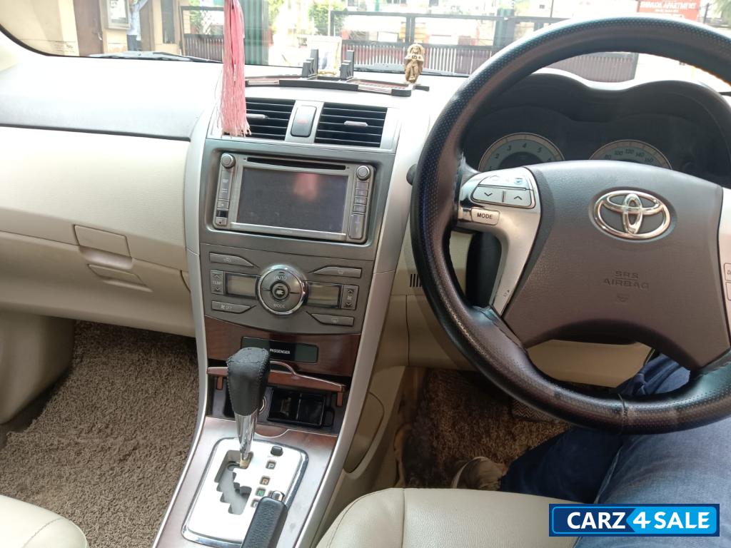 Silver Toyota Corolla Altis 1.8 G automatic