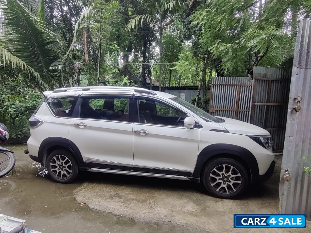 Arctic White Maruti Suzuki XL6 Zeta+
