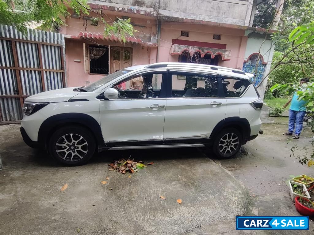 Arctic White Maruti Suzuki XL6 Zeta+