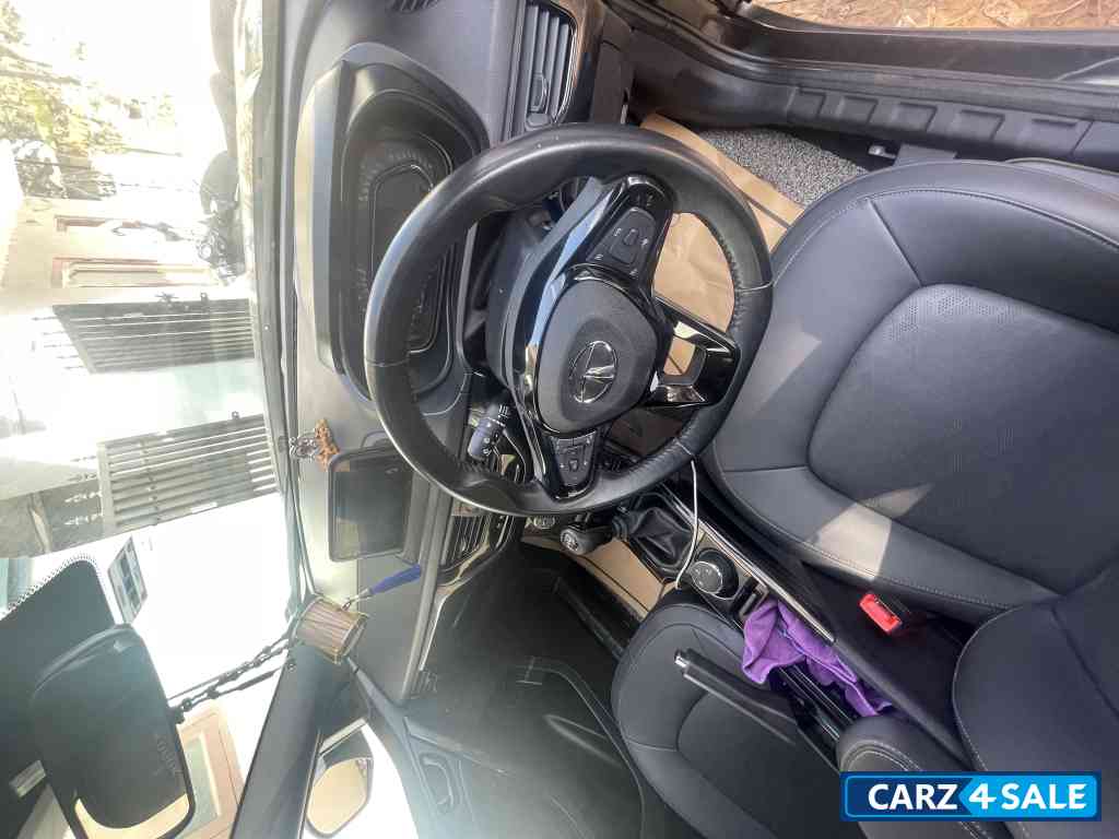 Black Tata Nexon XZ Plus O Dark Edition