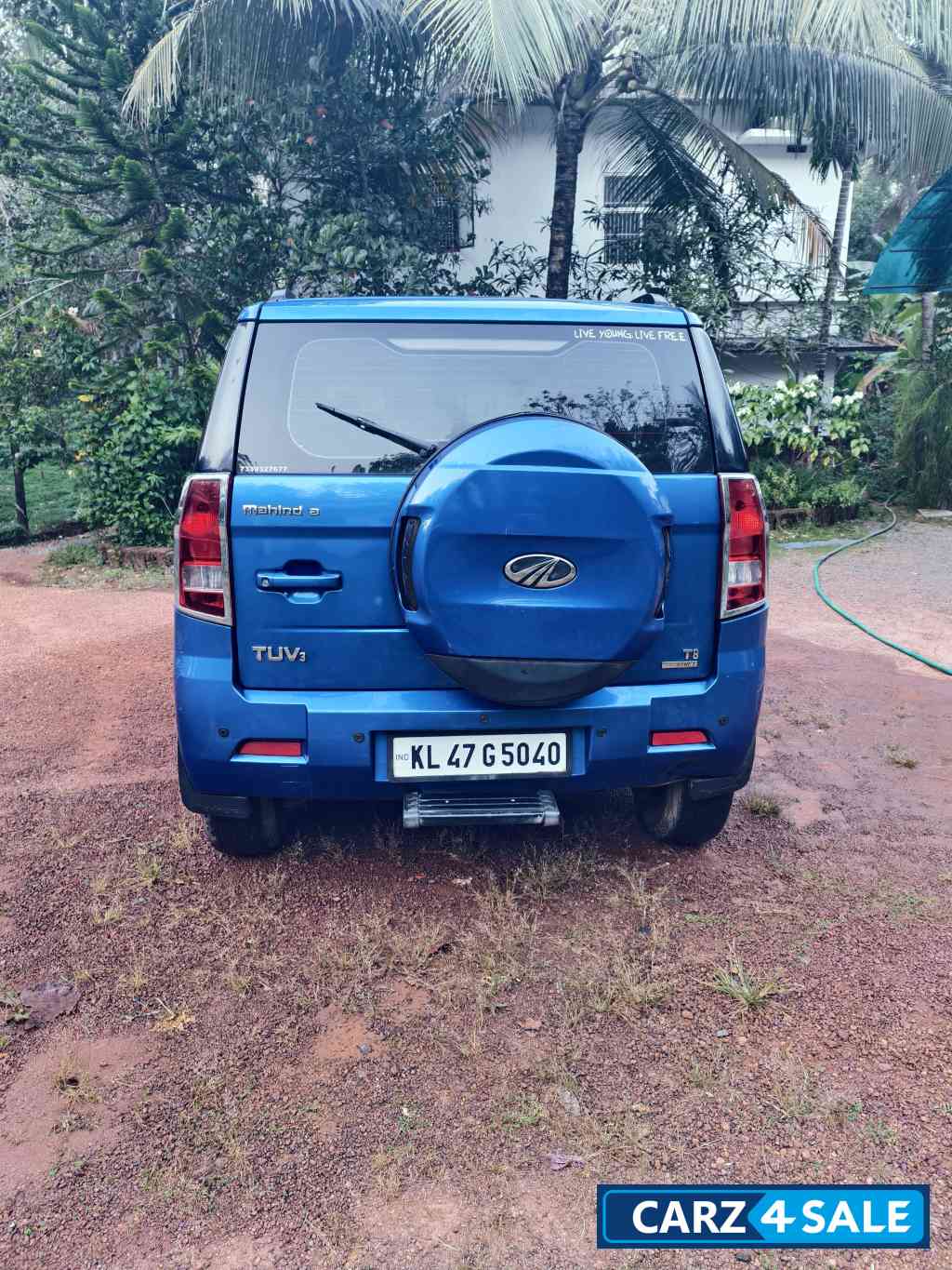 Verve Blue Mahindra TUV300 T8 Verve Blue Mahindra TUV300 T8