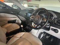 Pearl White Jeep Compass 2.0 Limited