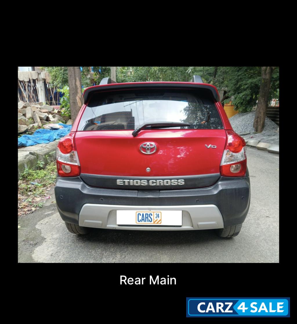 Red Toyota Etios Cross 1.4vd