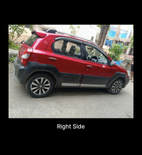 Red Toyota Etios Cross 1.4vd