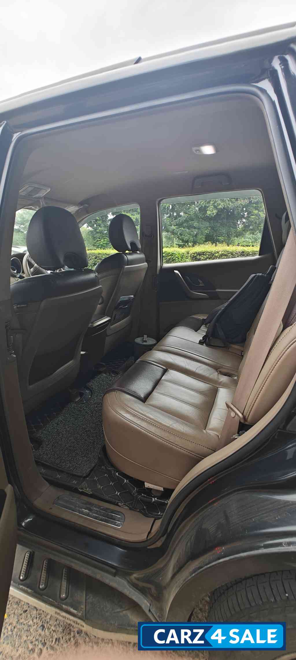 Mahindra XUV 500 W8 Mahindra XUV 500 W8