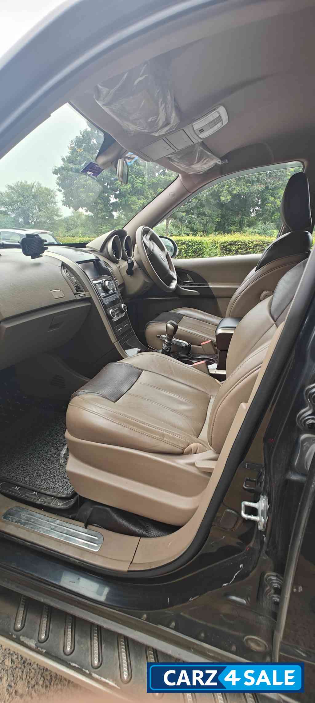 Mahindra XUV 500 W8 Mahindra XUV 500 W8