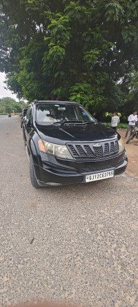Mahindra XUV 500 W8