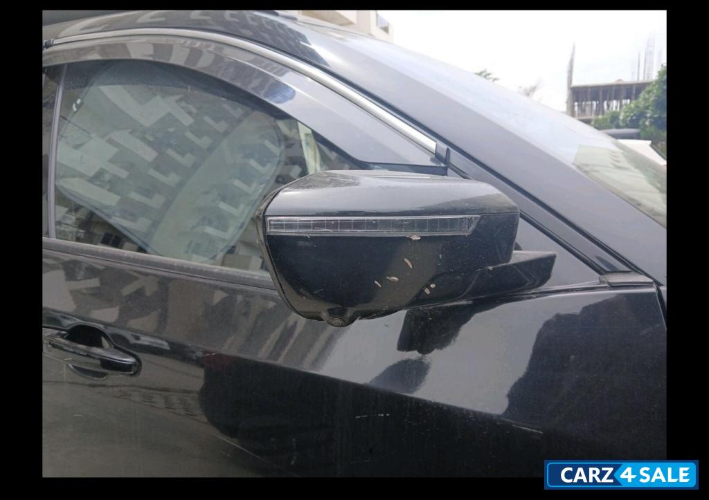 Dark Black Tata Safari Safari Accomplished + 6S Dark (AT)