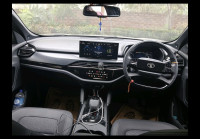 Dark Black Tata Safari Safari Accomplished + 6S Dark (AT)