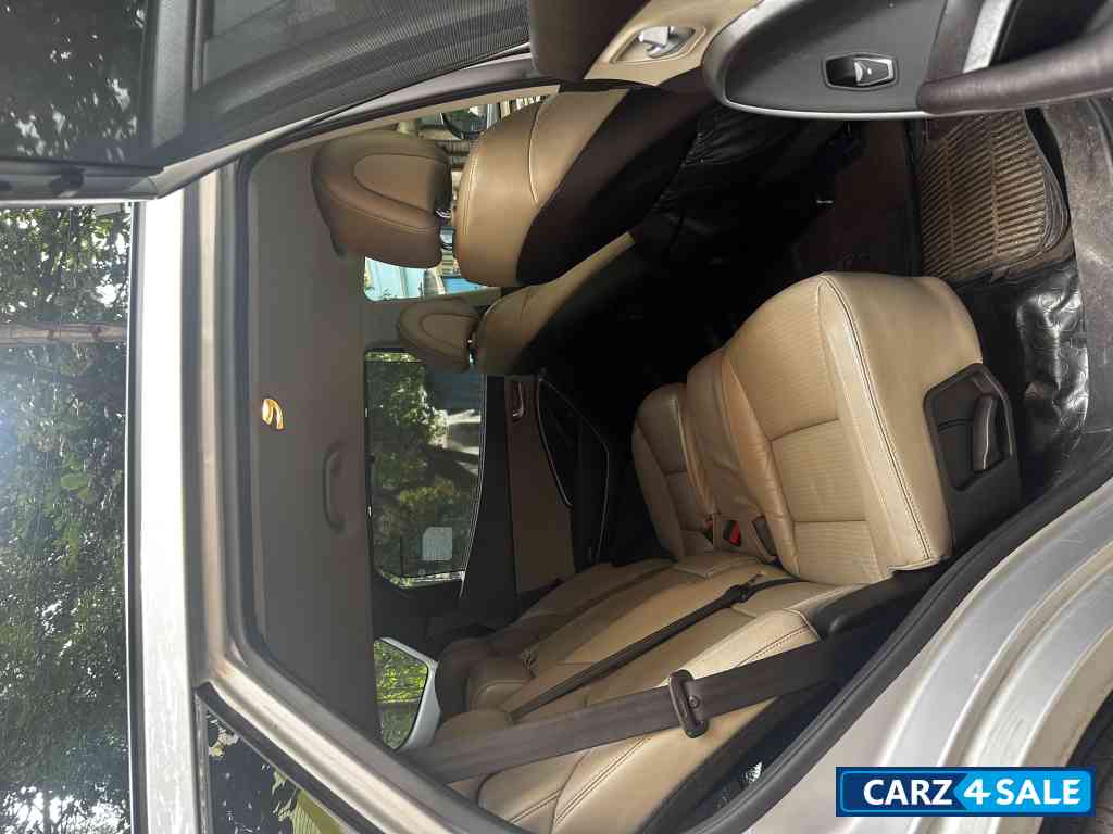 Sleek Silver Hyundai Santa Fe 2WD AT