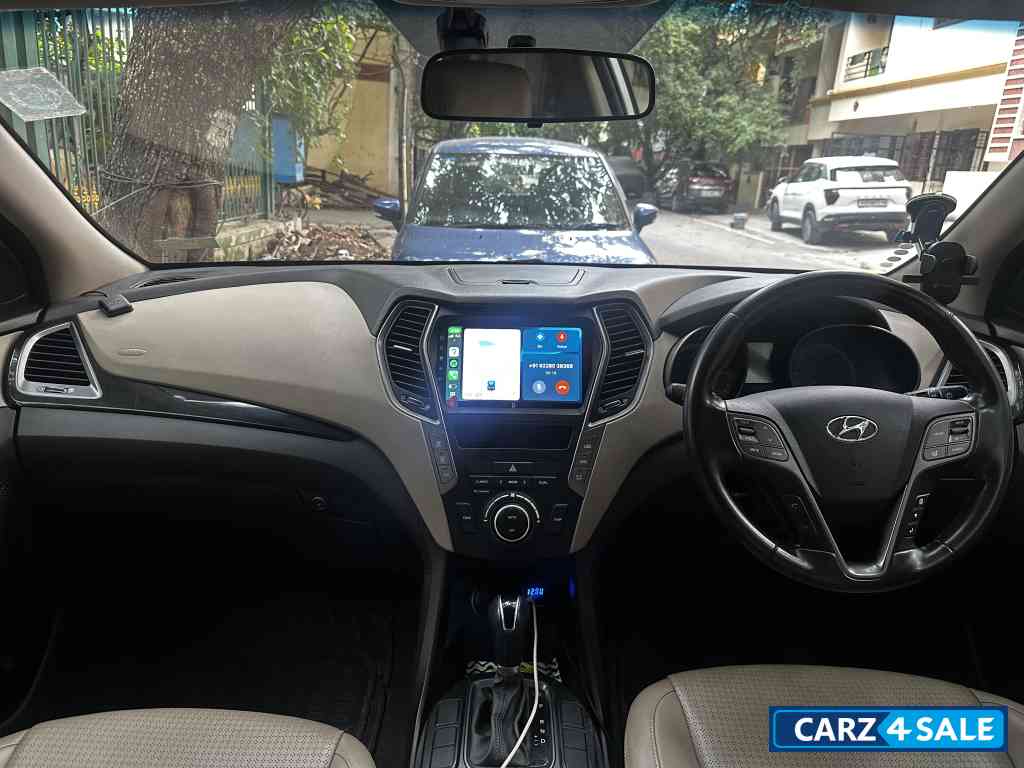 Sleek Silver Hyundai Santa Fe 2WD AT