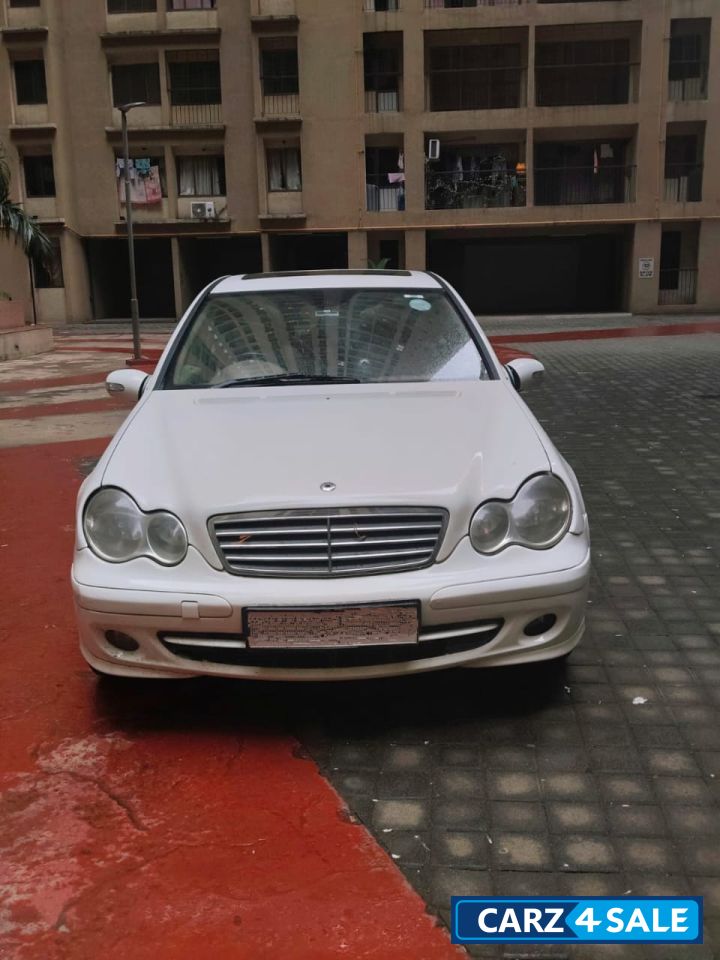 White Mercedes-Benz C-Class W203 200KAT