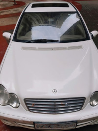 White Mercedes-Benz C-Class W203 200KAT