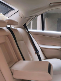 White Mercedes-Benz C-Class W203 200KAT