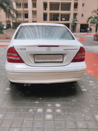 White Mercedes-Benz C-Class W203 200KAT