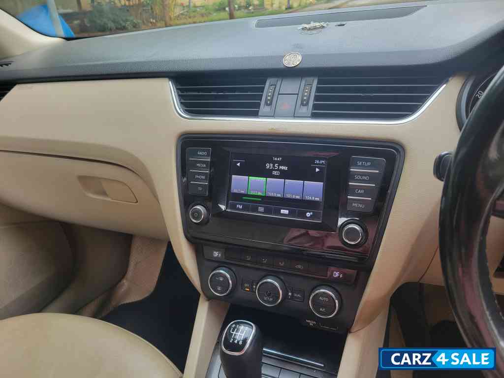 Skoda Octavia AMBITION MT 1.4 TSI